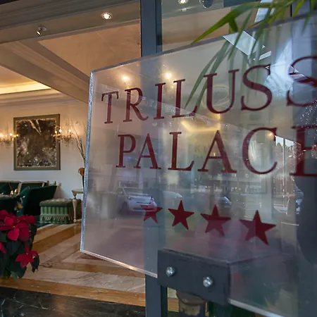 מלון Trilussa Palace Congress & 4*