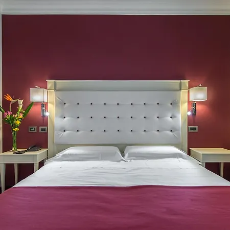 מלון Trilussa Palace Congress & 4*
