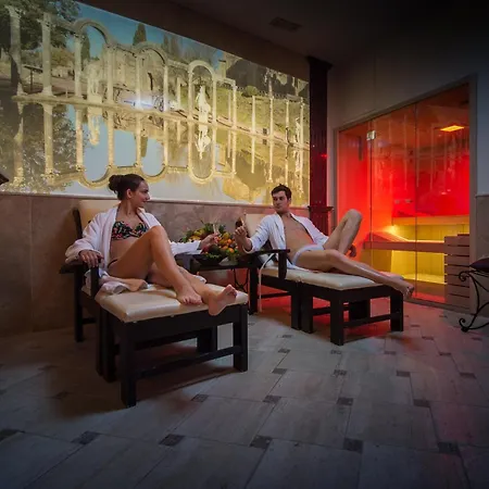 מלון Trilussa Palace Congress & 4*