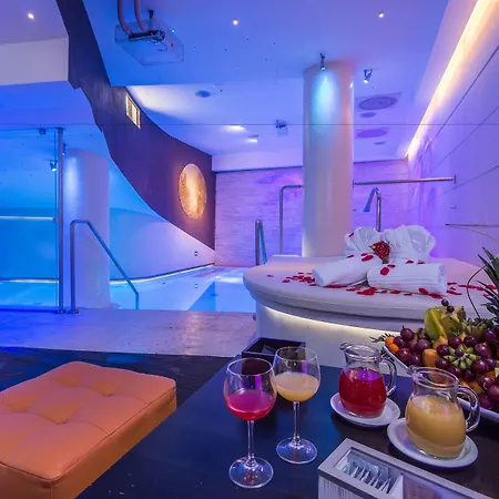Trilussa Palace Congress & מלון 4*