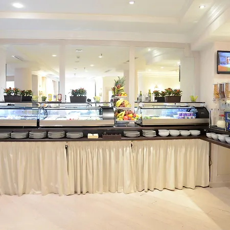 מלון Trilussa Palace Congress & 4*