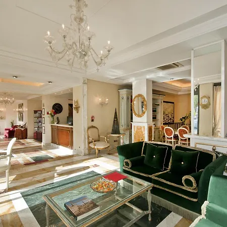 מלון Trilussa Palace Congress & 4*